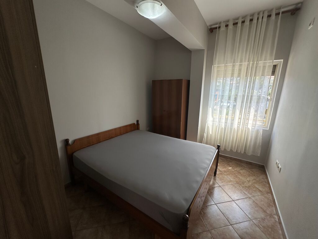 Apartment 37,000 leke 1+1 for rent yzberisht ( misto mame 600 meters from amerikan 3)  