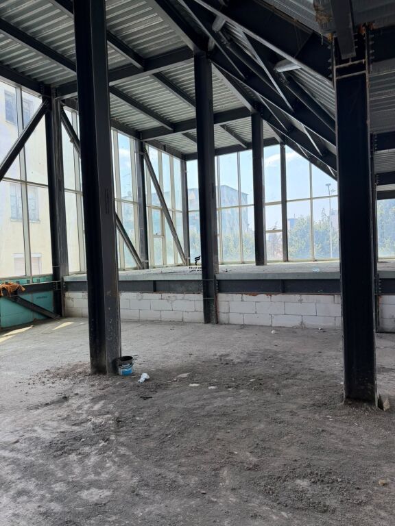 MAGAZINE ME QERA 250 M2 RRUGA BARDHYL 500.000 LEKE FH-88269