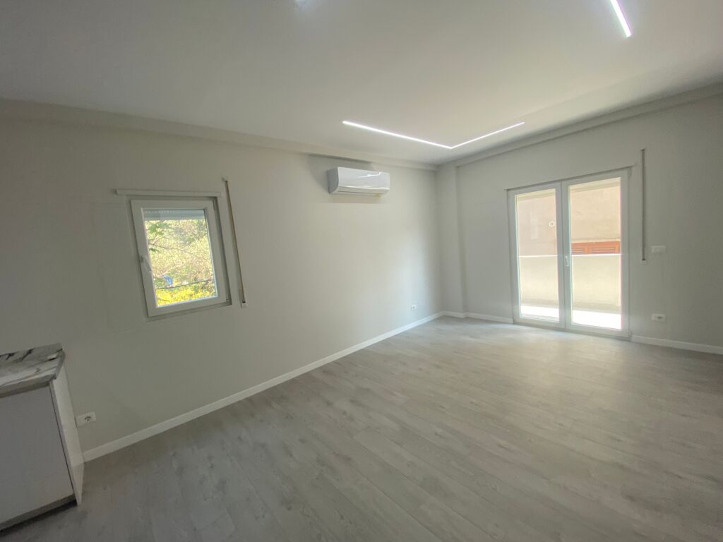 Apartment 1+1 Empty for rent Kodra e Priftit !