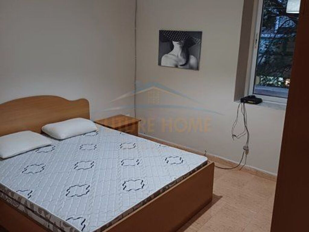 Shitet, Apartament 2+1, Sheshi Wilson, Tiranë