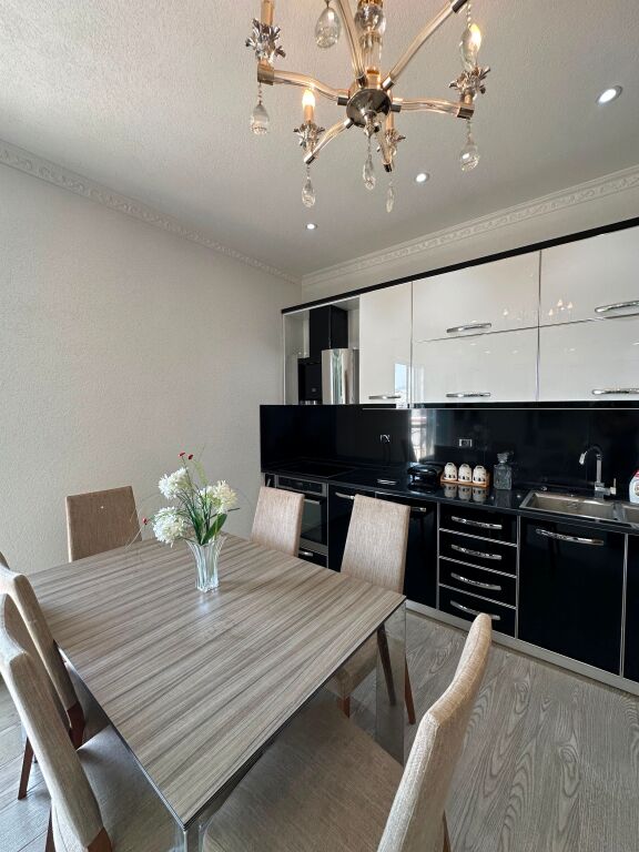 Shitet apartament 2+ 1 në Fresk!