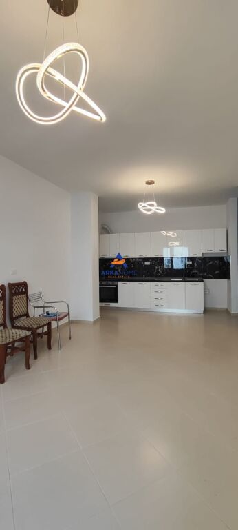 AFFITTASI APPARTAMENTO 2+1+BALCONE "FRESK" 40.000 LEKE