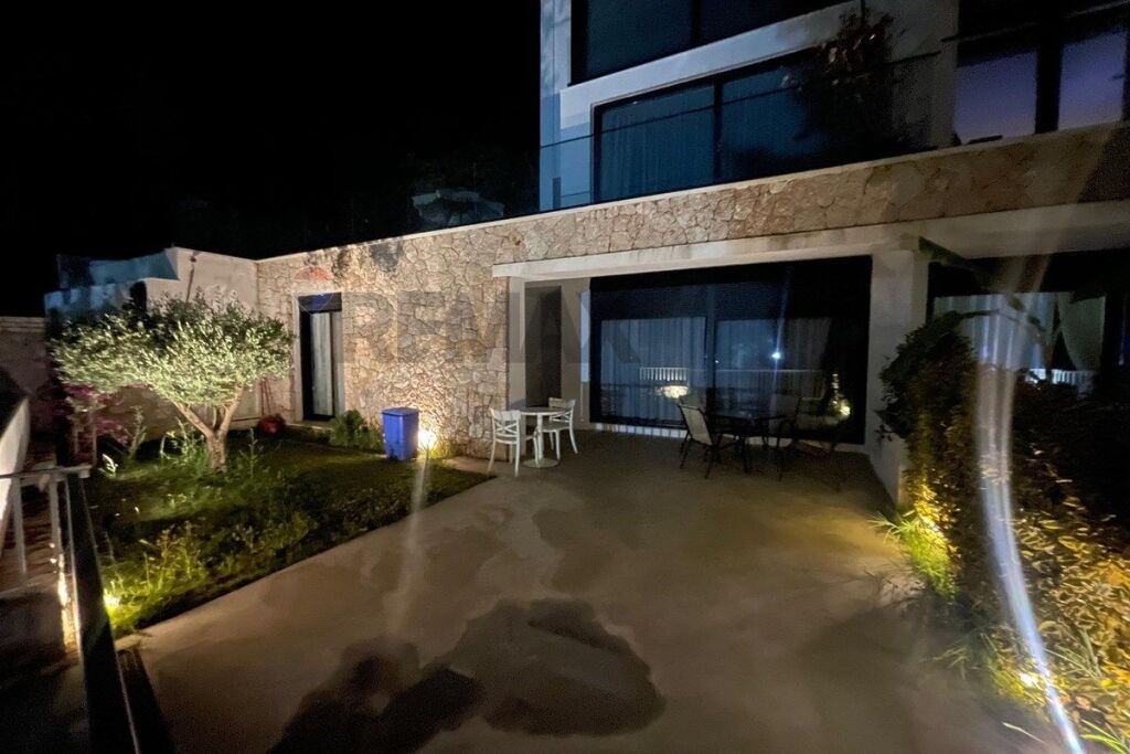 Apartament 3+1 per shitje në Dhërmi