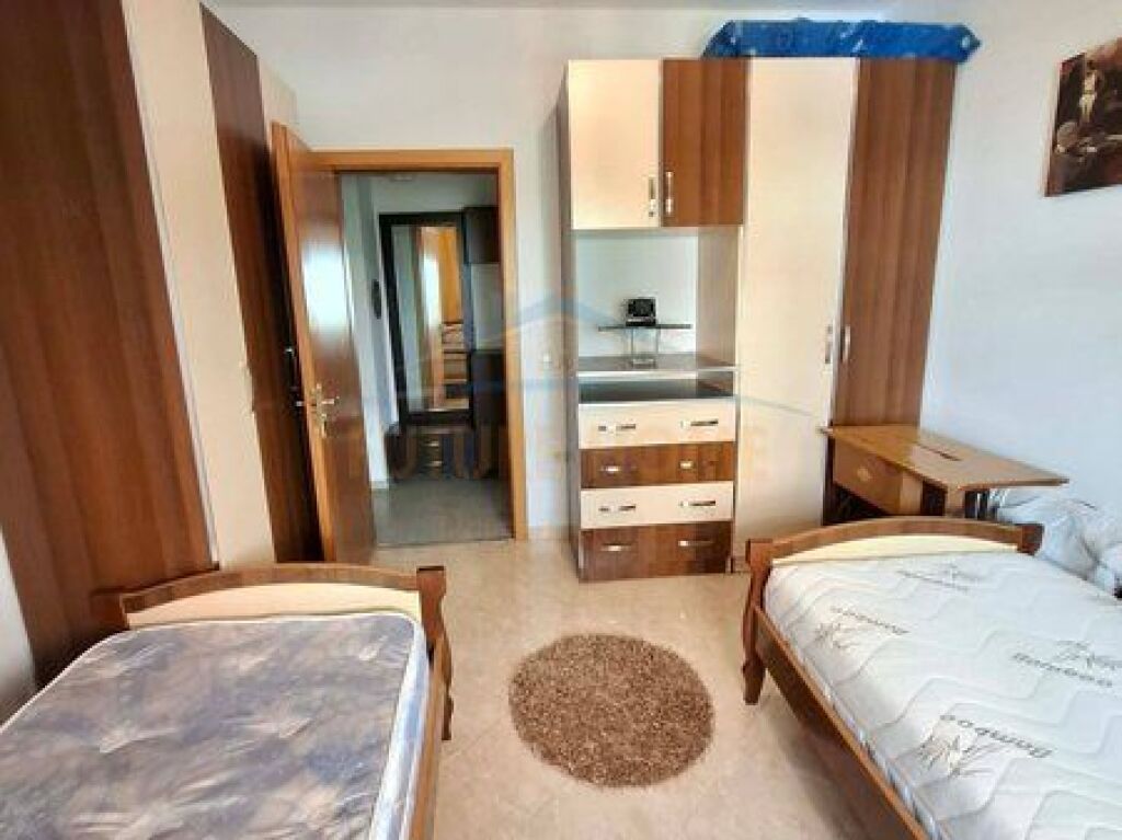 Shitet, Apartament 2+1+2, Unaza e Re