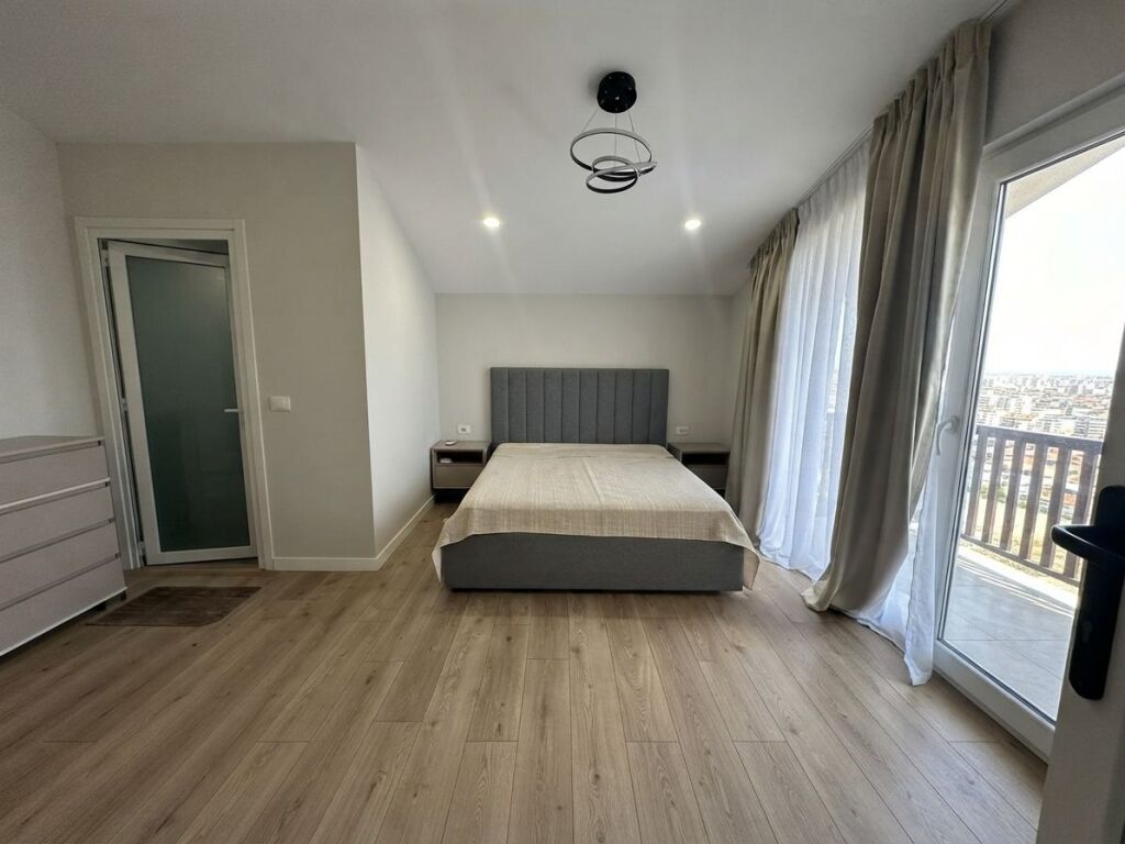 Affitto, Villa su 2 piani, TEG