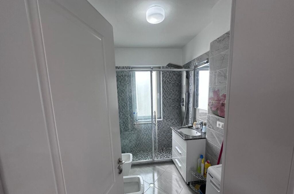 Affitto | Apartament 2 + 1 | Liqeni i Thatë | 650 €/mese
