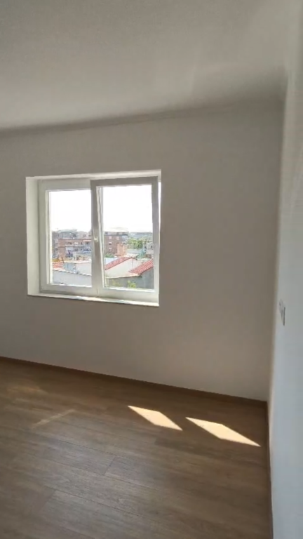 Apartament 1+1 per shitje tek Medreseja !
