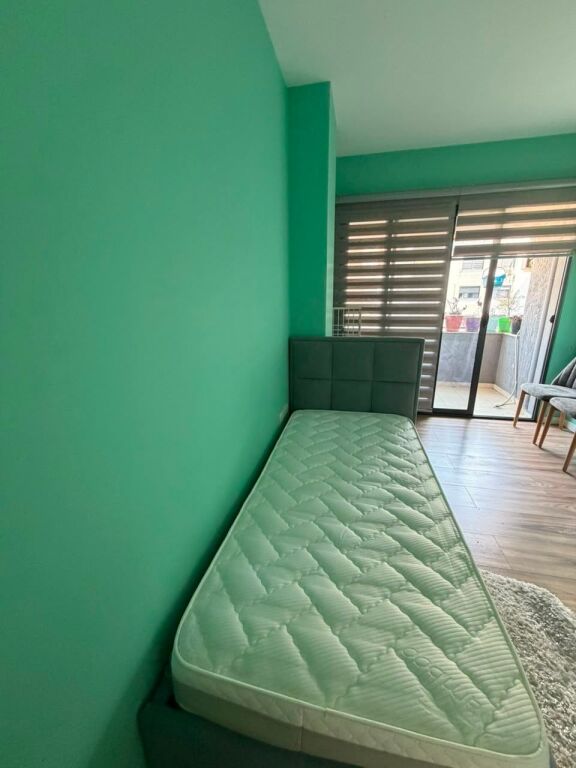Jepet me qira 2+1+2 Astir Kompleksi Molla 500 mije leke