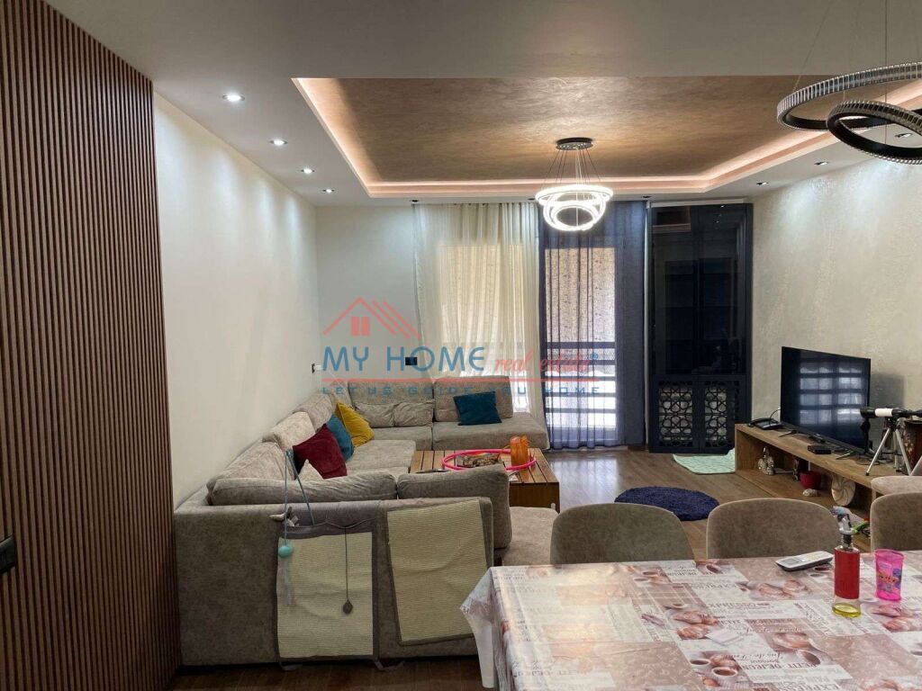 Apartament 2+1 me qera Komuna e Parisit Tirane