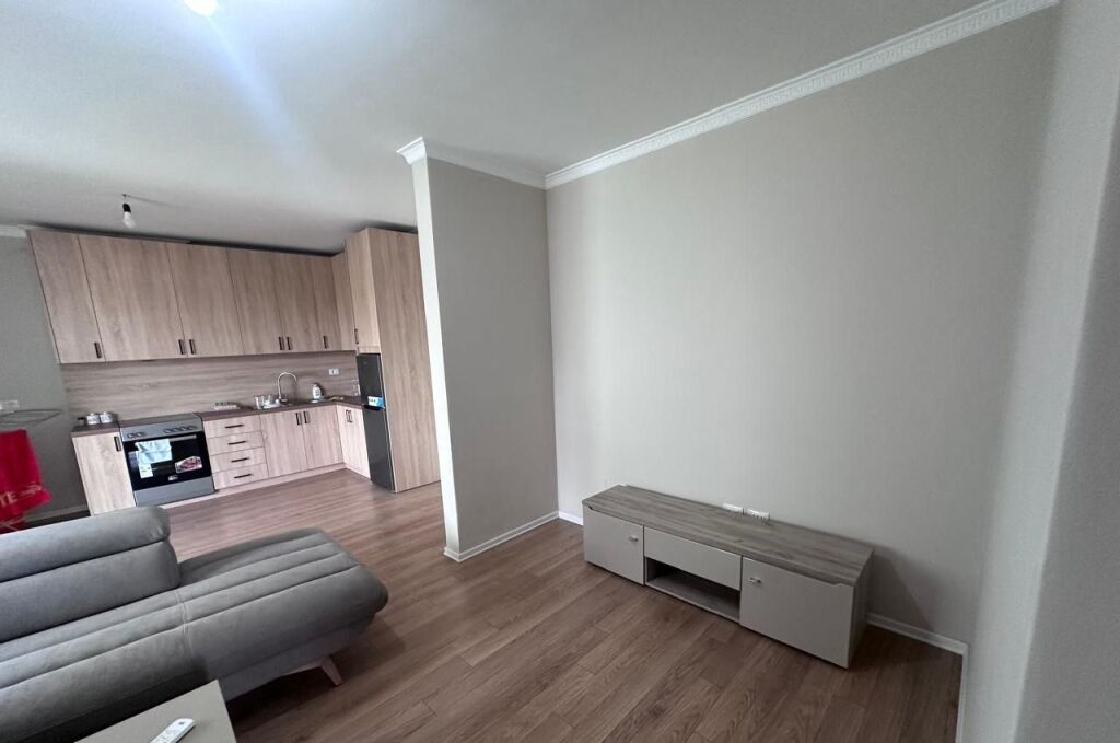 Affitto | Apartament 2 + 1 | Liqeni i Thatë | 650 €/mese