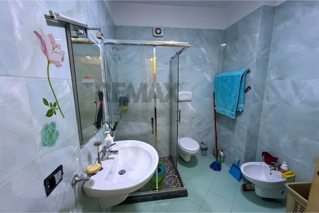 Apartament - Për Shitje - Rruga e Dibrës, Tiranë