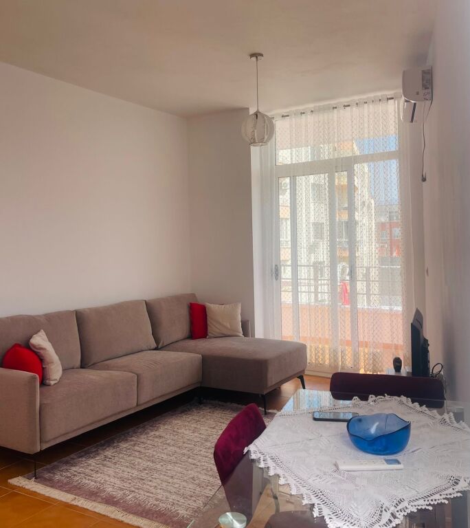 🏡 Shitet Apartament 1+1  📍 Astir, Kompleksi Fratari   🏢 Kati 7  🛗 Me ashensor  🛋 I mobiluar  ◾️ Sipërfaqe bruto: 58.32m² ◾️ Sipërfaqe neto: 53.5m²  🌿 Me ballkon  📃 Me hipotekë - mundësi blerje me kredi   💰 Çmimi: 11,500,000 (i diskutueshëm)