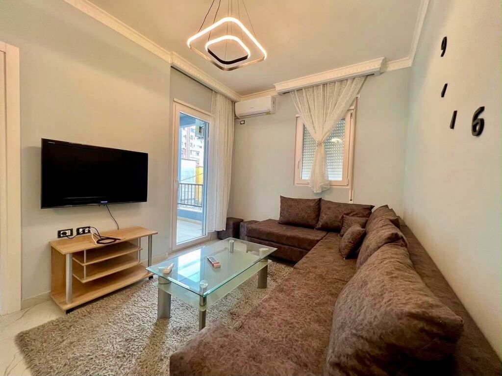 📣 SHITET Apartament 1+1 📍 Rruga “5-Maji” ✨   🏢 Ndertim i Ri  🪜 Kati 1 (Banim)  📐 Siperfaqe Bruto 66.71 m2  📐 Siperfaqe Neto 56.45 m2  🛋️ Totalisht i Mobiluar  ✅ Mundesi Blerje Me KREDI   💶 Cmimi 133.420 Euro