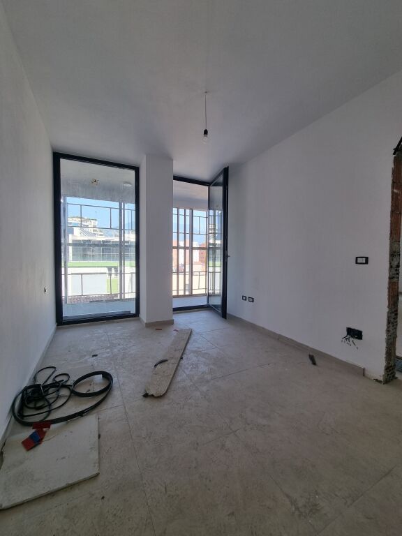 🏡 EXCLUSIVE  APARTMENT FOR SALE 1+1 AT SELVIA, DIBRA STREET  📍 Premium location, at Selvia.  ✅ Typology: 1+1 📐 Net area: 70.55 m² 📐 Gross area: 85 m² 🏢 5th floor, with elevator 🛠️ Finishes within 8 months  💶 Price: 240,000 €  🚗 Garage option on floor -3: 20,000 €
