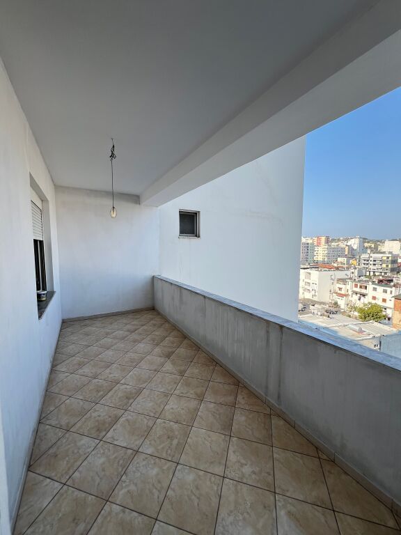 Shitet apartament në Durrës – Lagjja 17