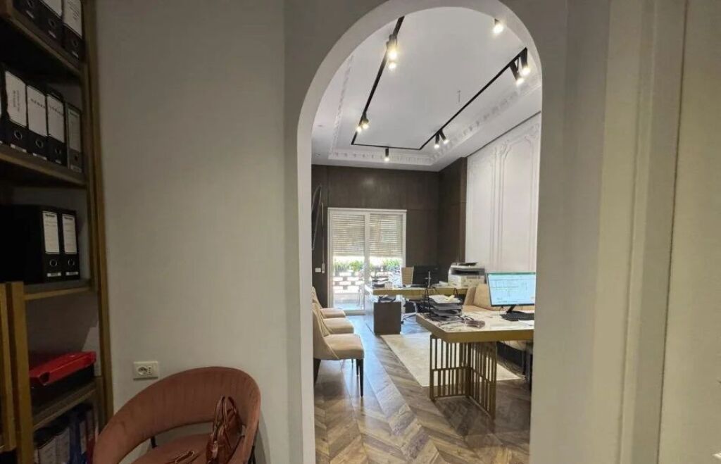 Qera | Ambjent Biznesi | American Hospital 3 | 650 €/muaj