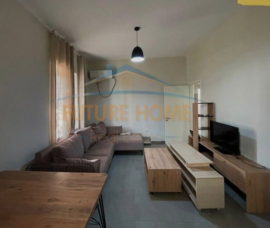 Shitet, Apartament 2+1, Shkolla e Bashkuar, Tiranë 135,000 €
