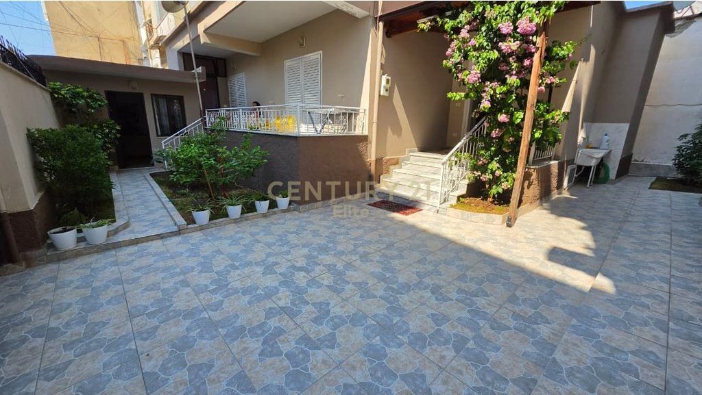 PRIVATE 1-FLOOR HOUSE FOR SALE + LAND XHAMLLIK