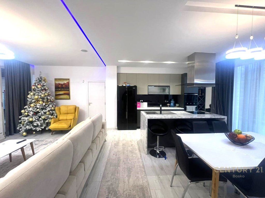 Shitet Apartament 2+1+2+Verande , Kompleksi Tom Doshi!