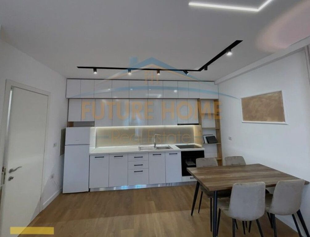 In vendita, Appartamento 1+1, 21 Dhjetori, Tirana 158,000 €