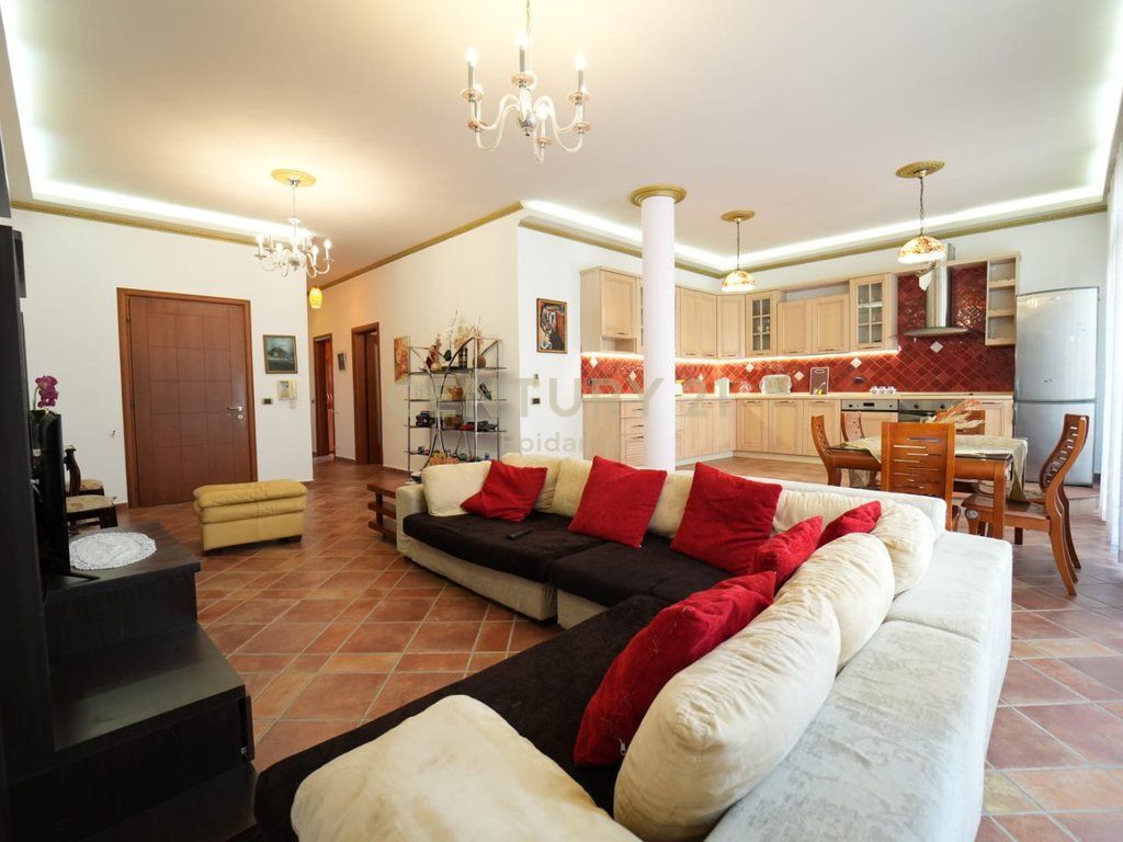 FOR RENT 2+1 APARTMENT NEAR THE SPORTS PALACE !