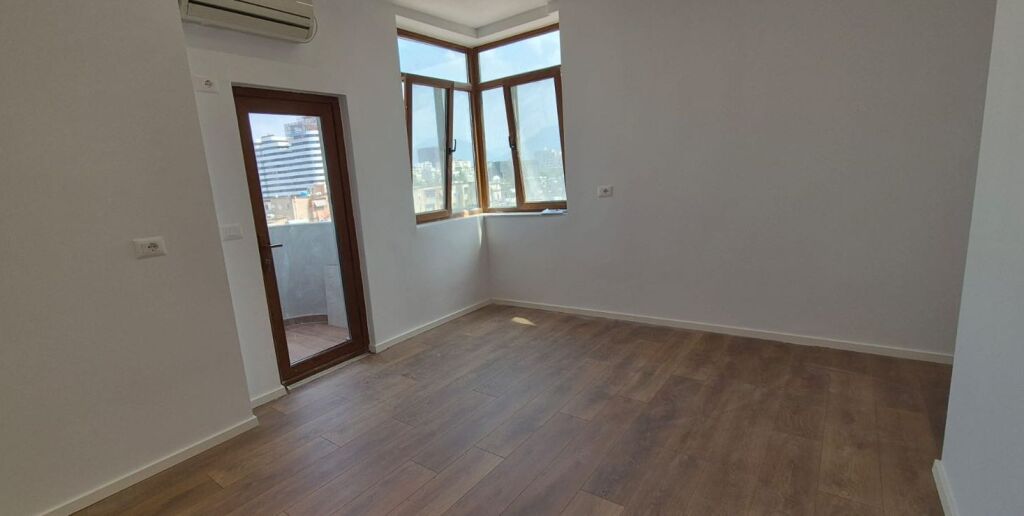 Shitet Apartament 2+1