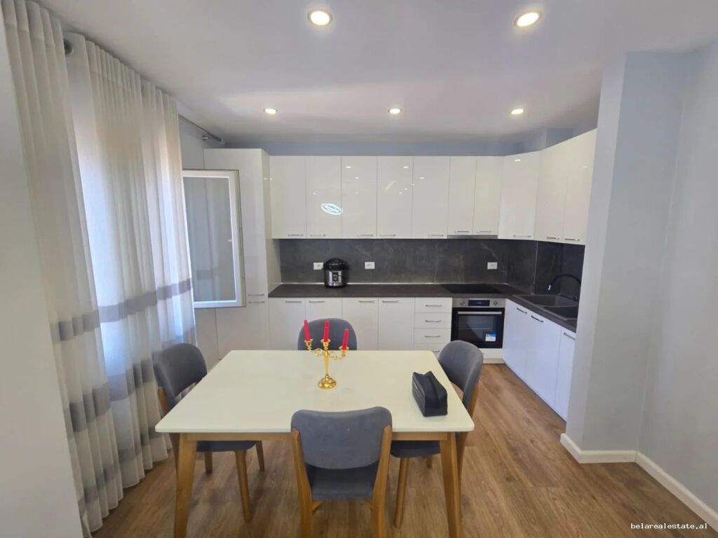 Appartamento In Affitto 2+1 A Zogu i Zi (ID B2202044) Tirane