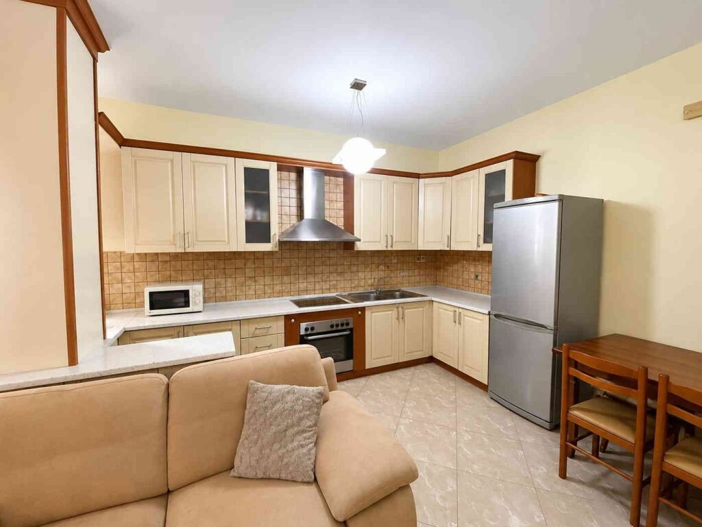 Shitet apartament në Durrës