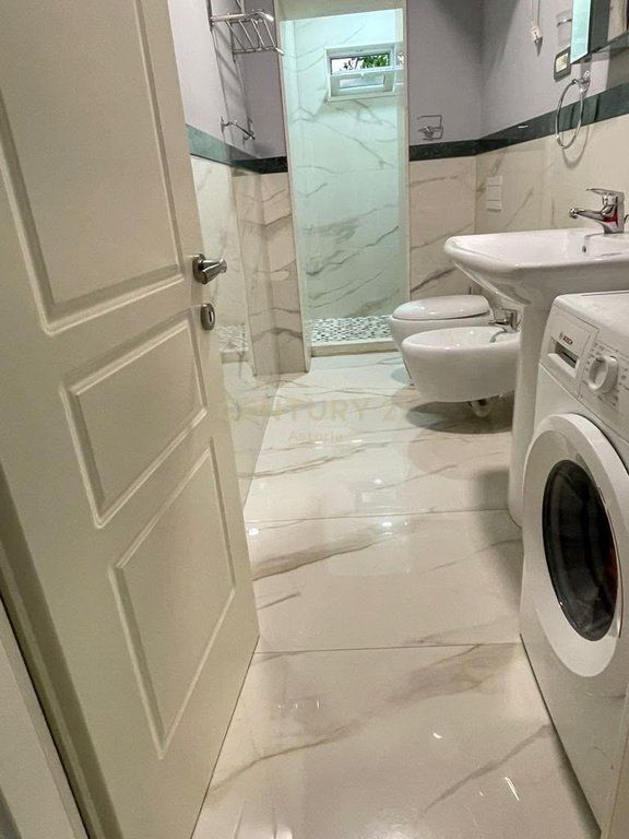 JEPET APARTAMENT 1+1 ME QIRA TE GARDA, LIQENI ARTIFICIAL I TIRANES.