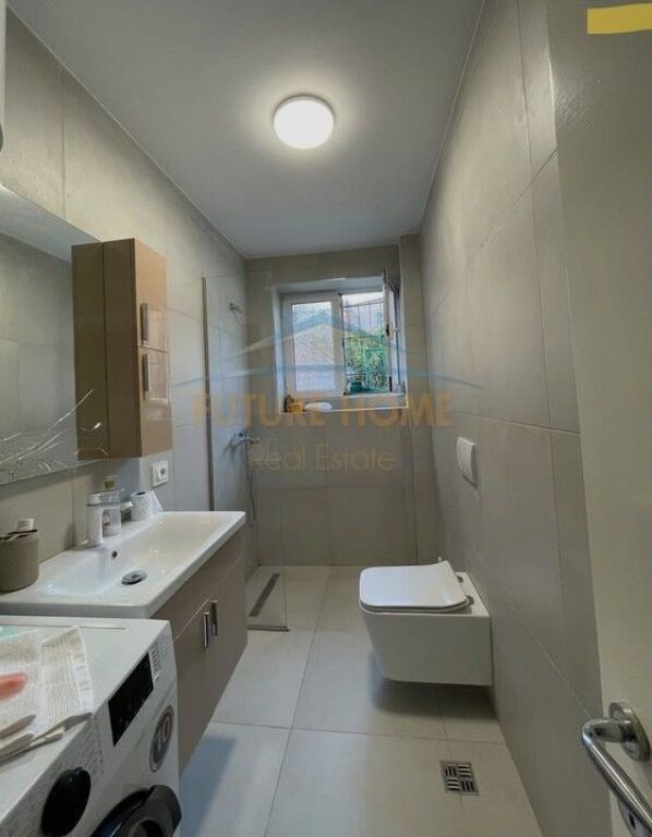 Shitet, Apartament 2+1, Shkolla e Bashkuar, Tiranë 135,000 €