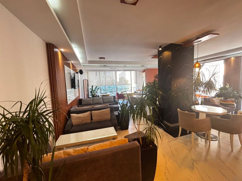 Jepet me qira ambient biznesi Prane Rajonit,Durres!