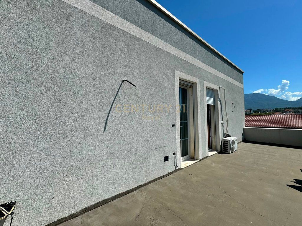 Duplex 1+1+2 in affitto + Posto Auto in affitto a Sauk i Ri, Liqeni i Farkës