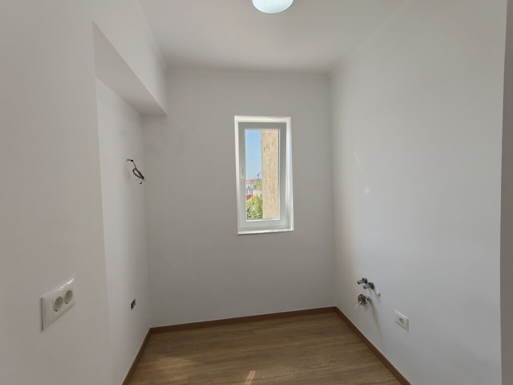 Apartament ne shitje 1+1,Madreseja