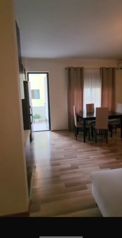 Apartament 2+1 per qera tek Eleonora !