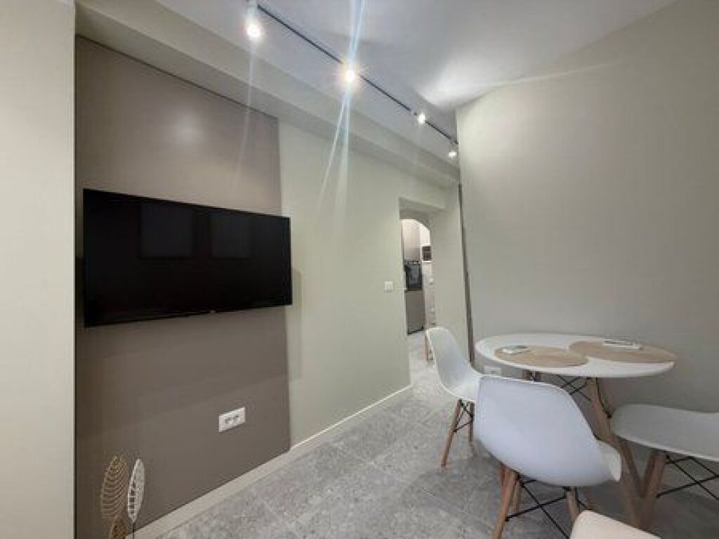 Shiten, 2 Apartamente 1+1, 21 Dhjetori, Tirane.