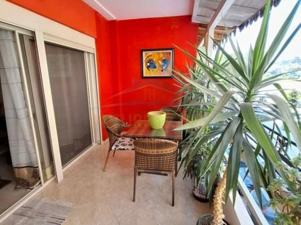 Shitet, Apartament 2+1+2, Unaza e Re