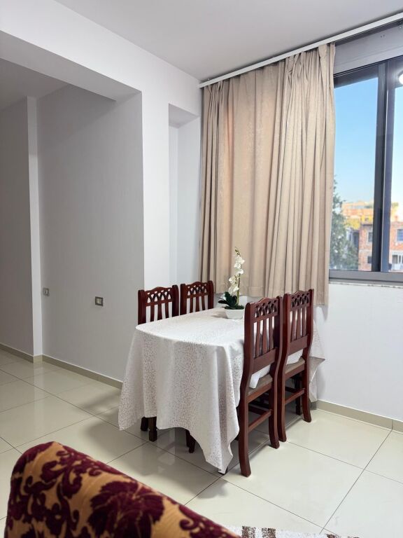 In affitto 2+1 Rr. E Elbasanit 70.000 leke