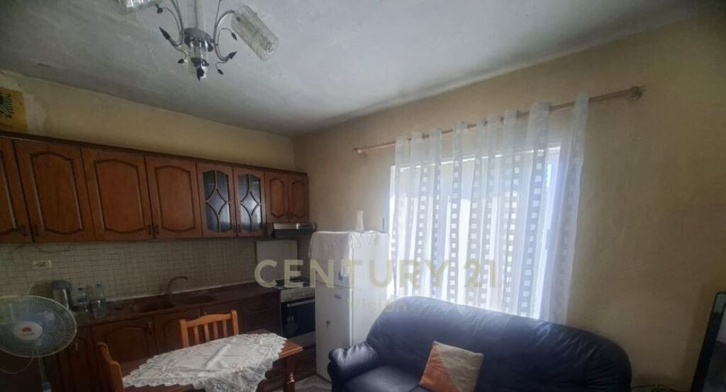 Apartament 2+1 me 400 m toke Në Shitje në Bahçallëk, Shkodër -