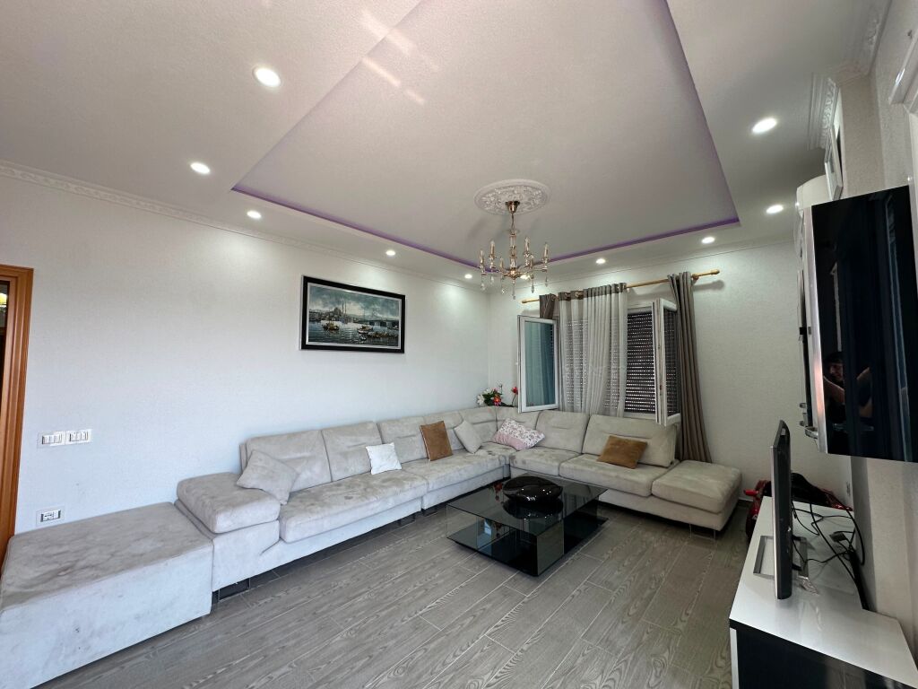 Shitet apartament 2+ 1 në Fresk!