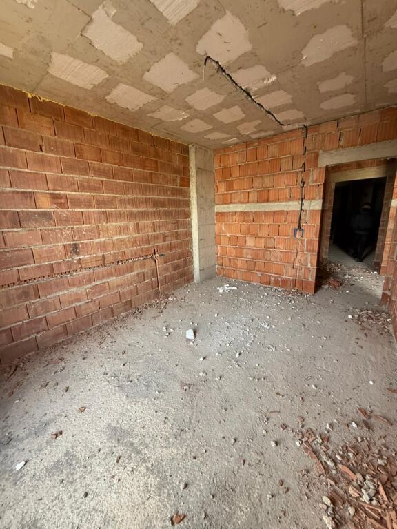 APARTAMENT 1+1 PER SHITJE NE ALI DEM