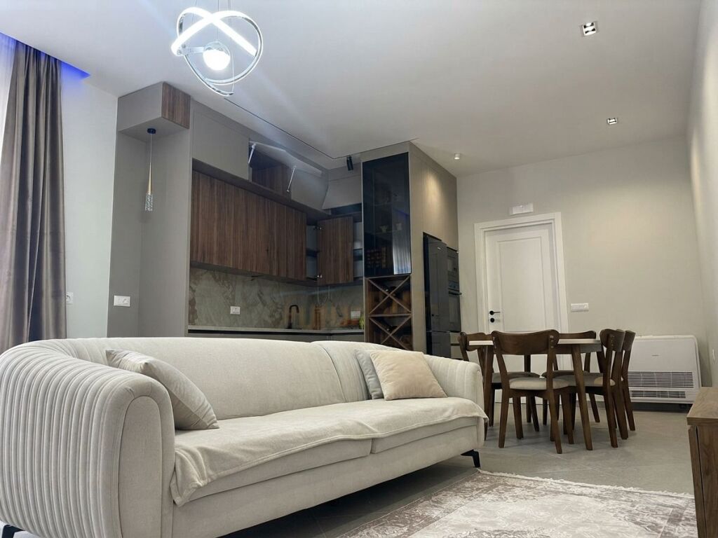 Affitto, Villa su 2 piani, TEG