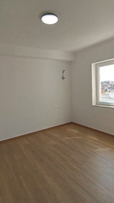 Apartament 1+1 per shitje tek Medreseja !