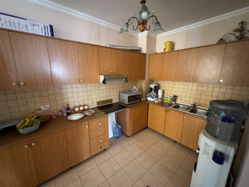 🏡 Shitet Apartament 2+1+2  📍 Don Bosko, pranë Shkollës “Qazim Turdiu” 📐 96 m² neto, me certifikatë 🏢 Kati 4 me ashensor 🌿 2 ballkone të mbyllura ✨ Mundësi organizimi në 3+1 💰 Çmimi: 200 milion lekë