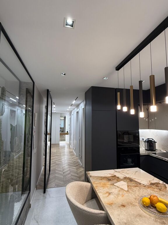 SUPER APARTAMENT PER SHITJE NE RRUGEN E PORTIT !!!!