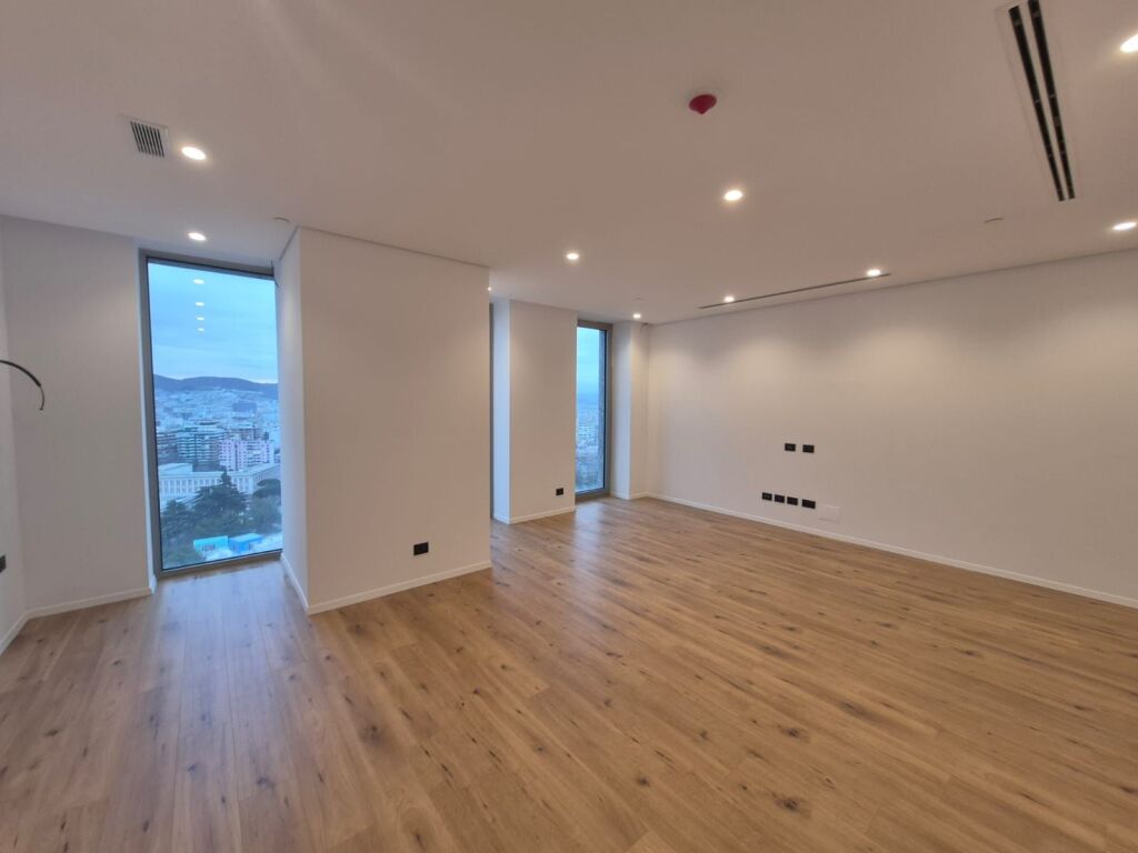 🏢Ufficio in Affitto a Downtown One Tirana!
