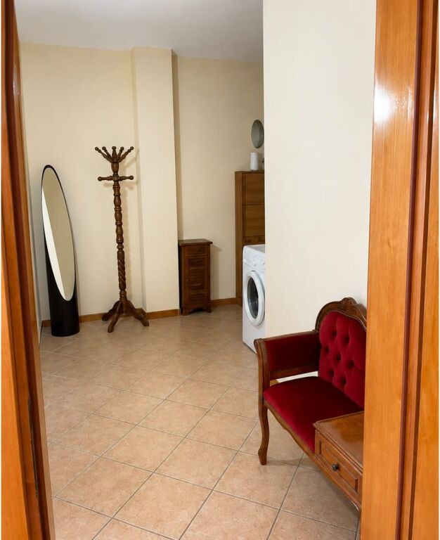 Shitet Apartament 1+1 te Markata Durres
