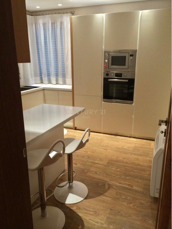 SHITET SUPER APARTAMENT  POST PARKIMI NE VOLLGA BALLORE ME DETIN, DURRES !