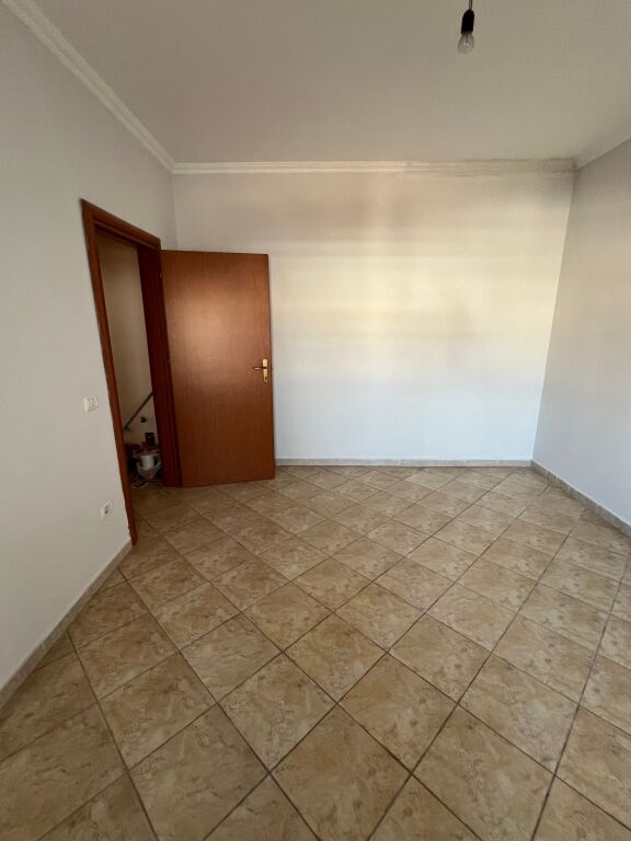 Shitet apartament në Durrës – Lagjja 17