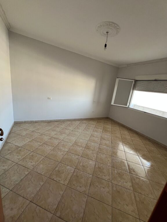 Shitet apartament në Durrës – Lagjja 17