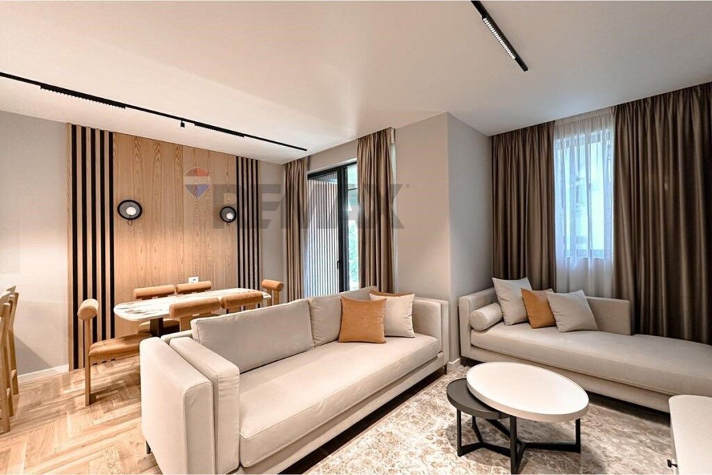 Apartment 1+1, Air Albania Stadium
